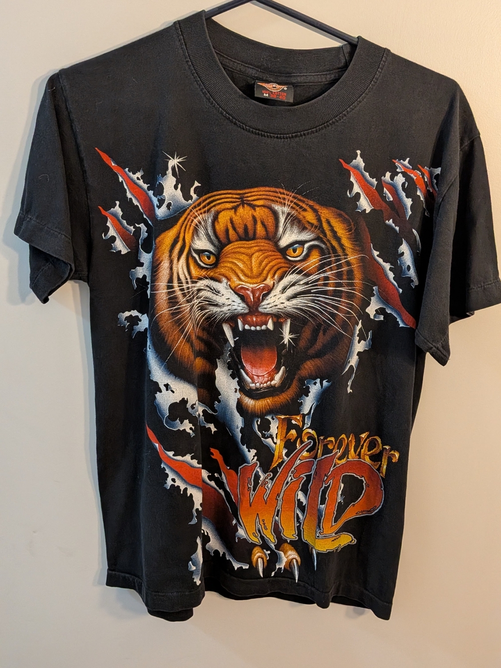 Vintage Black 'Forever Wild' Tiger Graphic Tee Rock Eagle tag